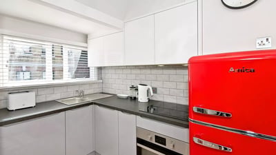 Flat Essex Street in City of Westminster