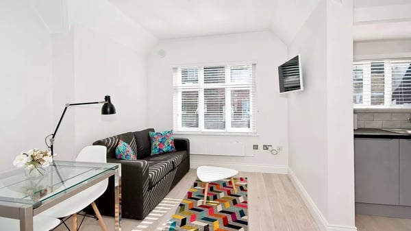 Flat Essex Street in City of Westminster