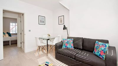 Flat Essex Street in City of Westminster