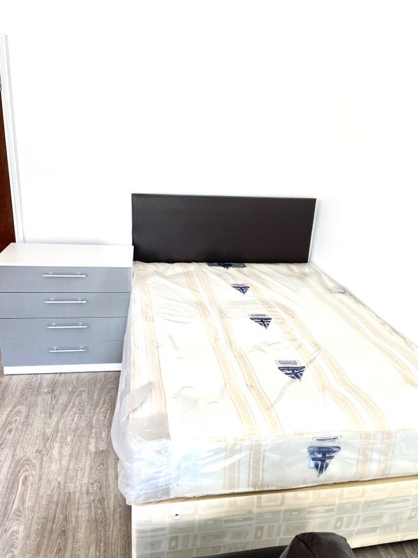 Flat Talgarth Road in Greater London