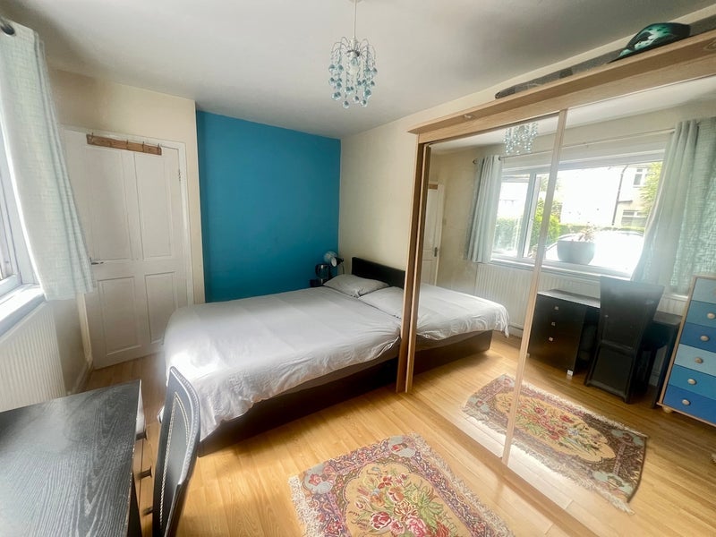 Room Hassall Avenue in Manchester