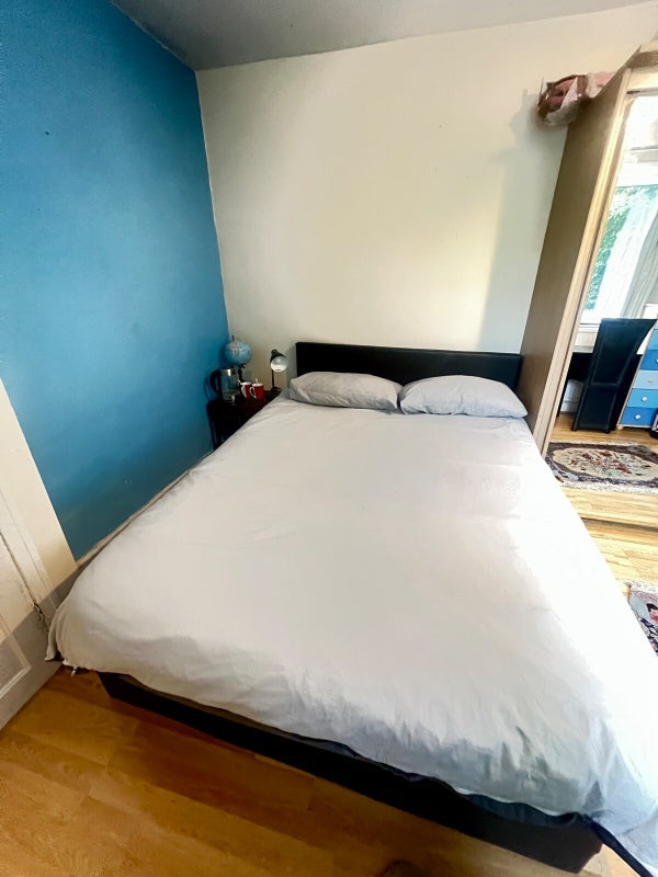 Room Hassall Avenue in Manchester