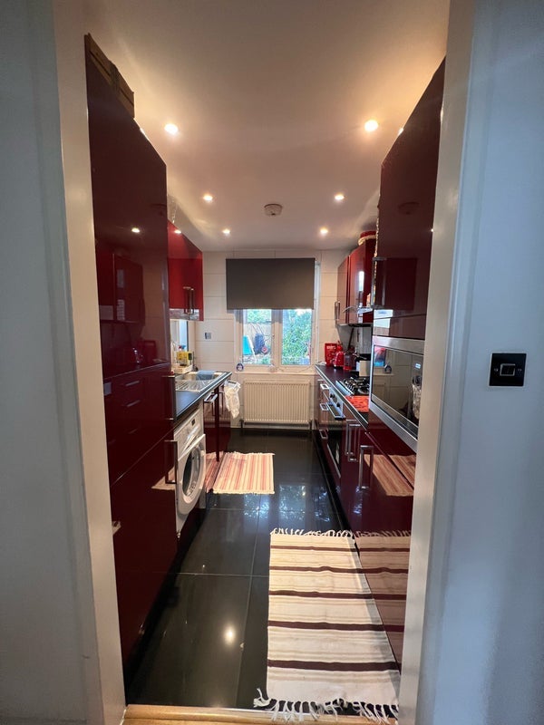 Flat Trinity Crescent in Greater London