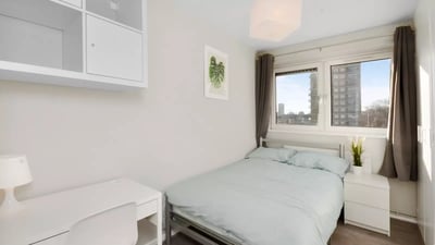 Room Cambridge Heath Road in Greater London