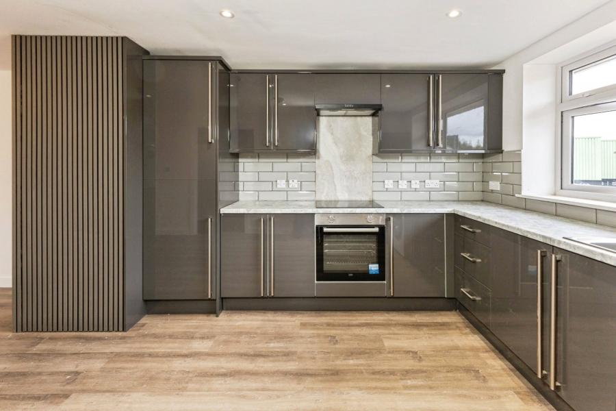 Flat Basingstoke Road in Reading