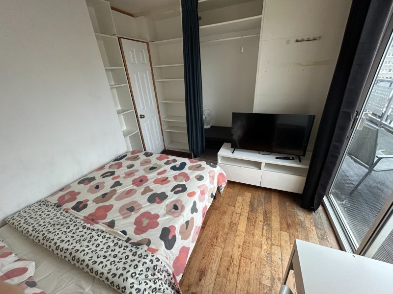 Room Dingley Road in Greater London