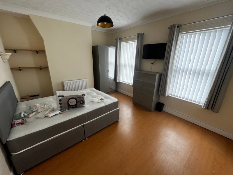 Room Roxburgh Street in Liverpool
