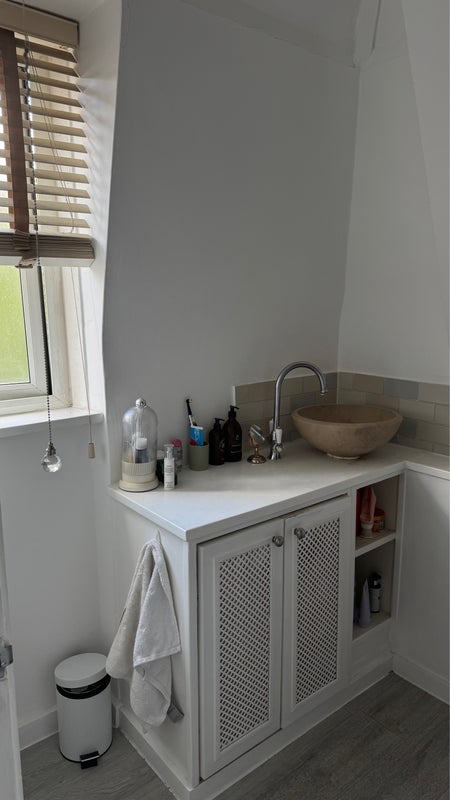 Room Cranleigh Street in Greater London