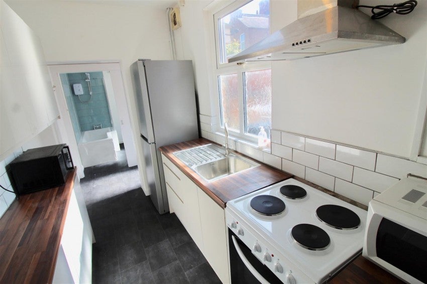 Room St Leonards Road in Leicester
