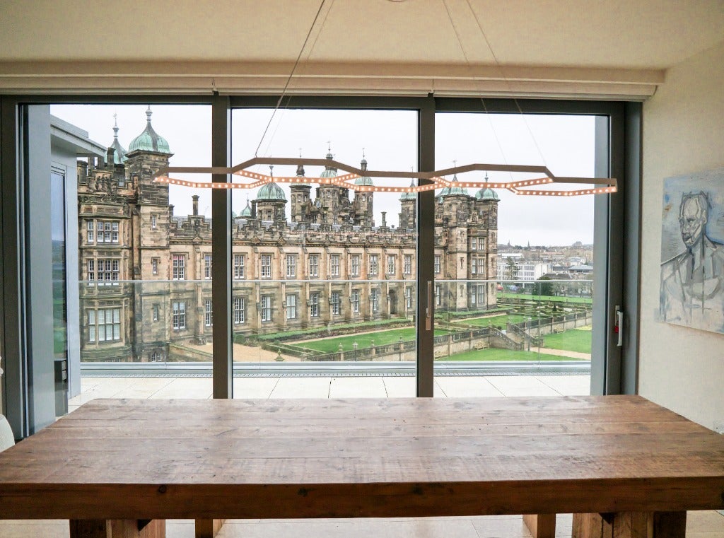 Flat Roseburn Street in City of Edinburgh