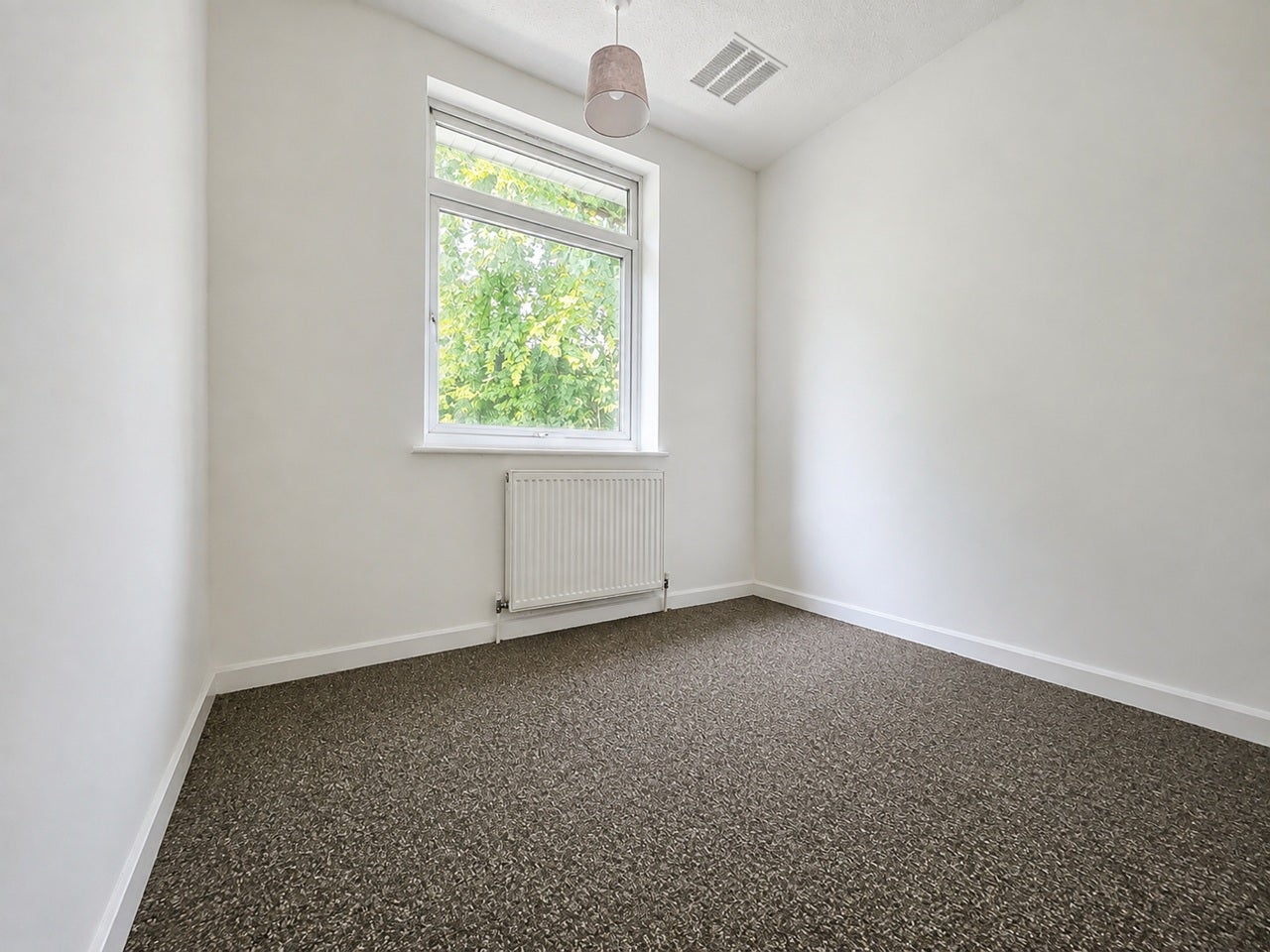 House Meyrick Avenue in Luton