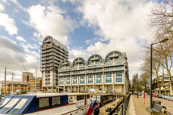 Flat Boat Lifter Way in Greater London