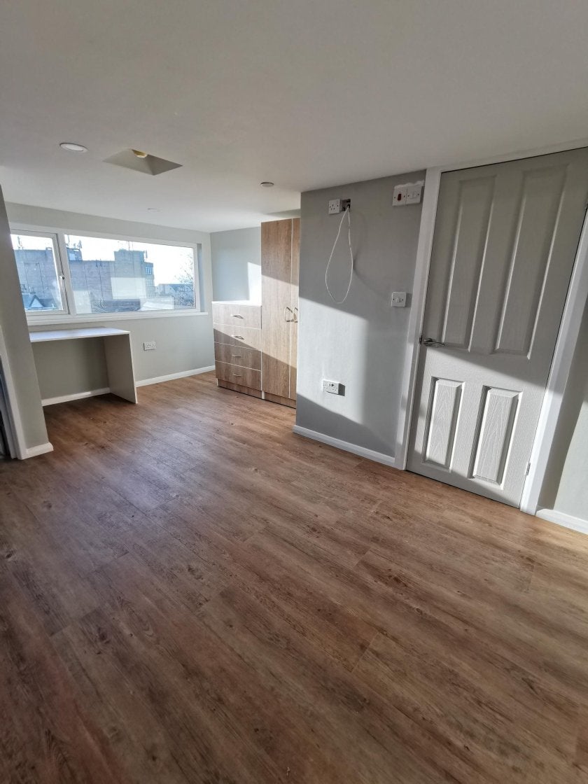 Room Mansel Street in Swansea