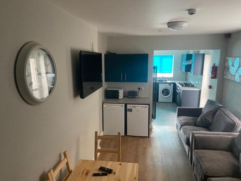Room Mansel Street in Swansea