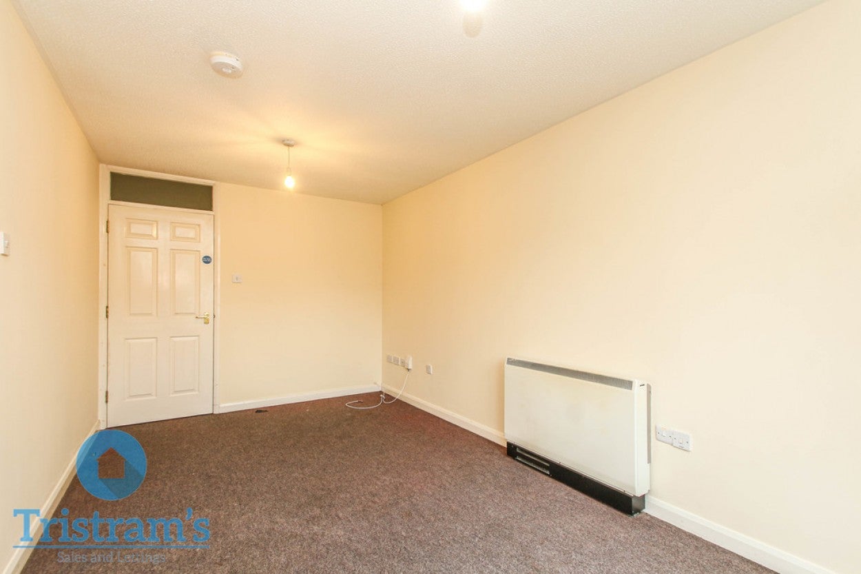 Flat Hawton Crescent in Nottingham