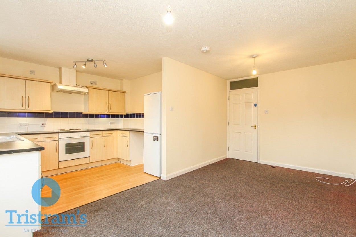 Flat Hawton Crescent in Nottingham