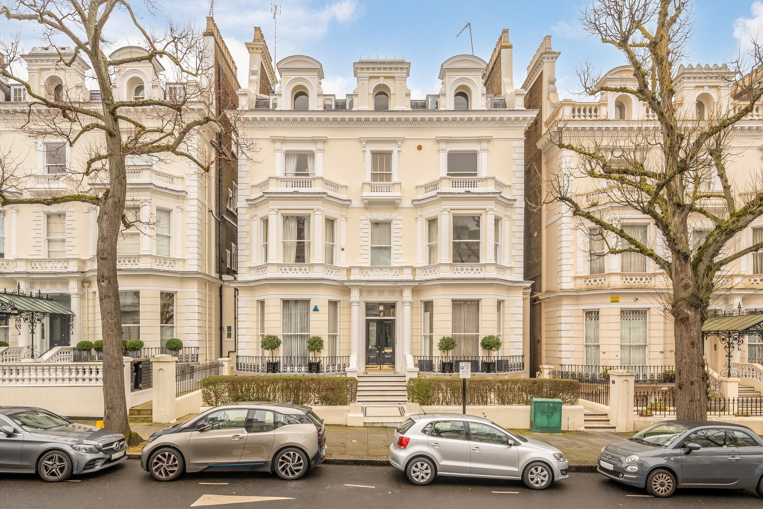 Flat Holland Park in Greater London