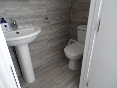 Room Windmill Lane in Greater London