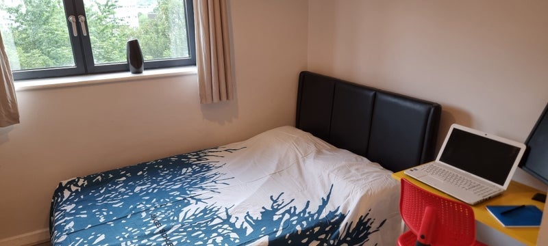 Room Drayton Park in Greater London