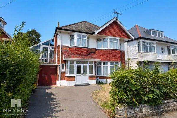 Room Guildhill Road in Bournemouth