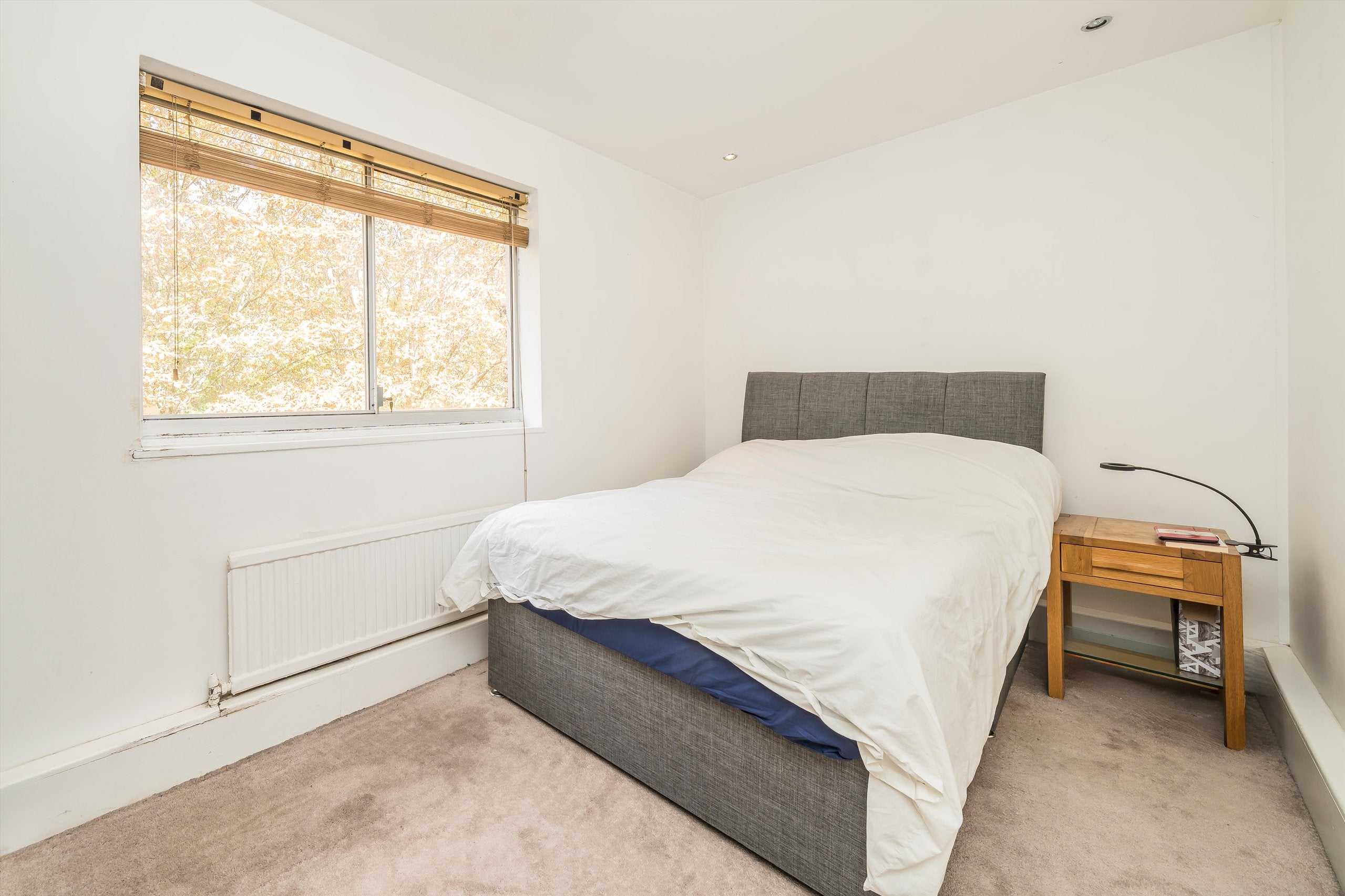 Flat Wapping Lane in Greater London