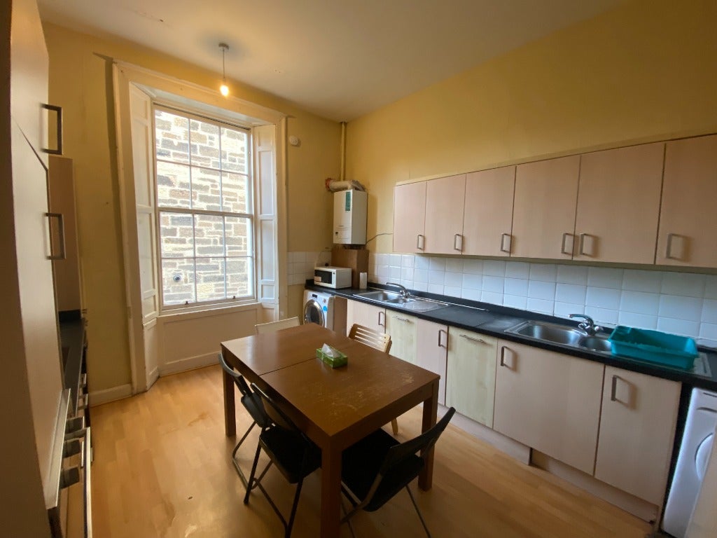 Flat Newington Road in City of Edinburgh