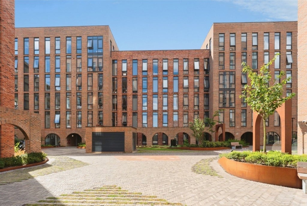 Flat Neptune Close in Runcorn