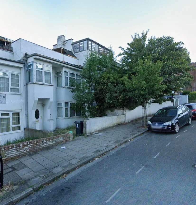 Flat Leaside Road in Greater London