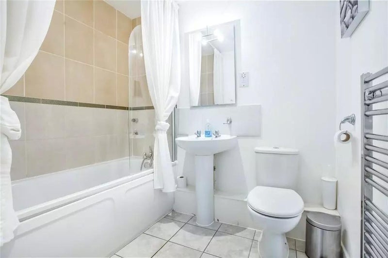 Flat Amhurst Road in Greater London