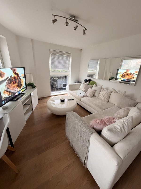 Flat Amhurst Road in Greater London