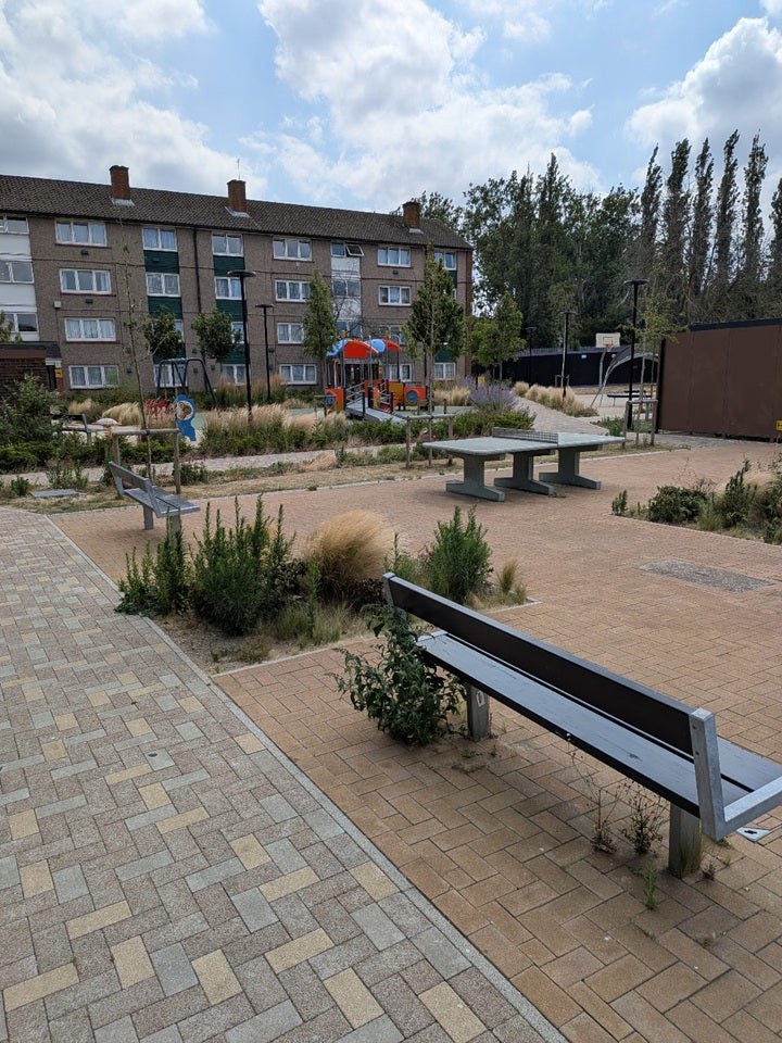 Flat Clements Close in Greater London