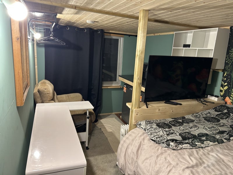 Room Vicarage Road in Poole