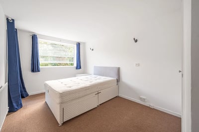Flat Fairview Court in Greater London