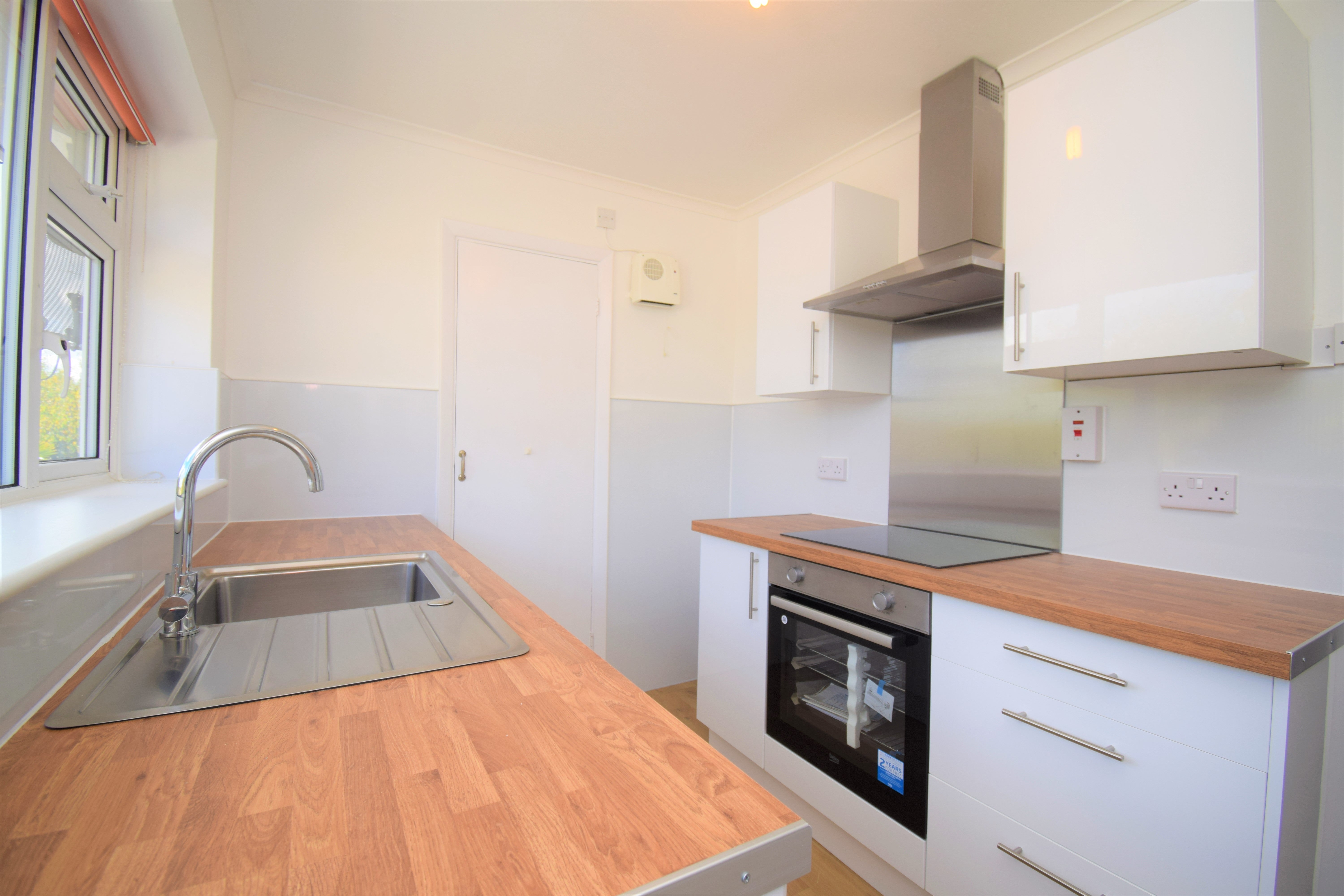 Flat Roxwell Avenue in Chelmsford