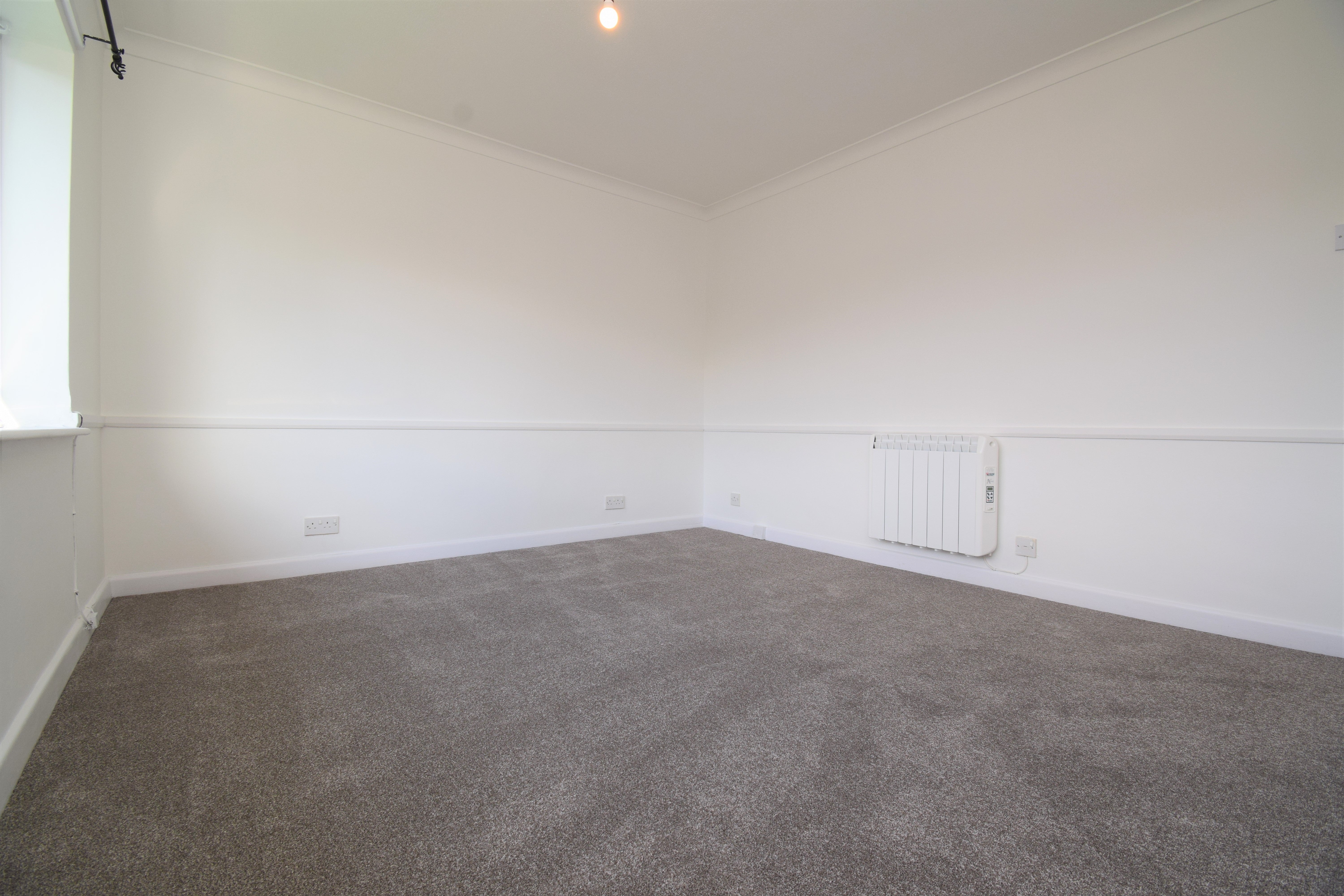 Flat Roxwell Avenue in Chelmsford