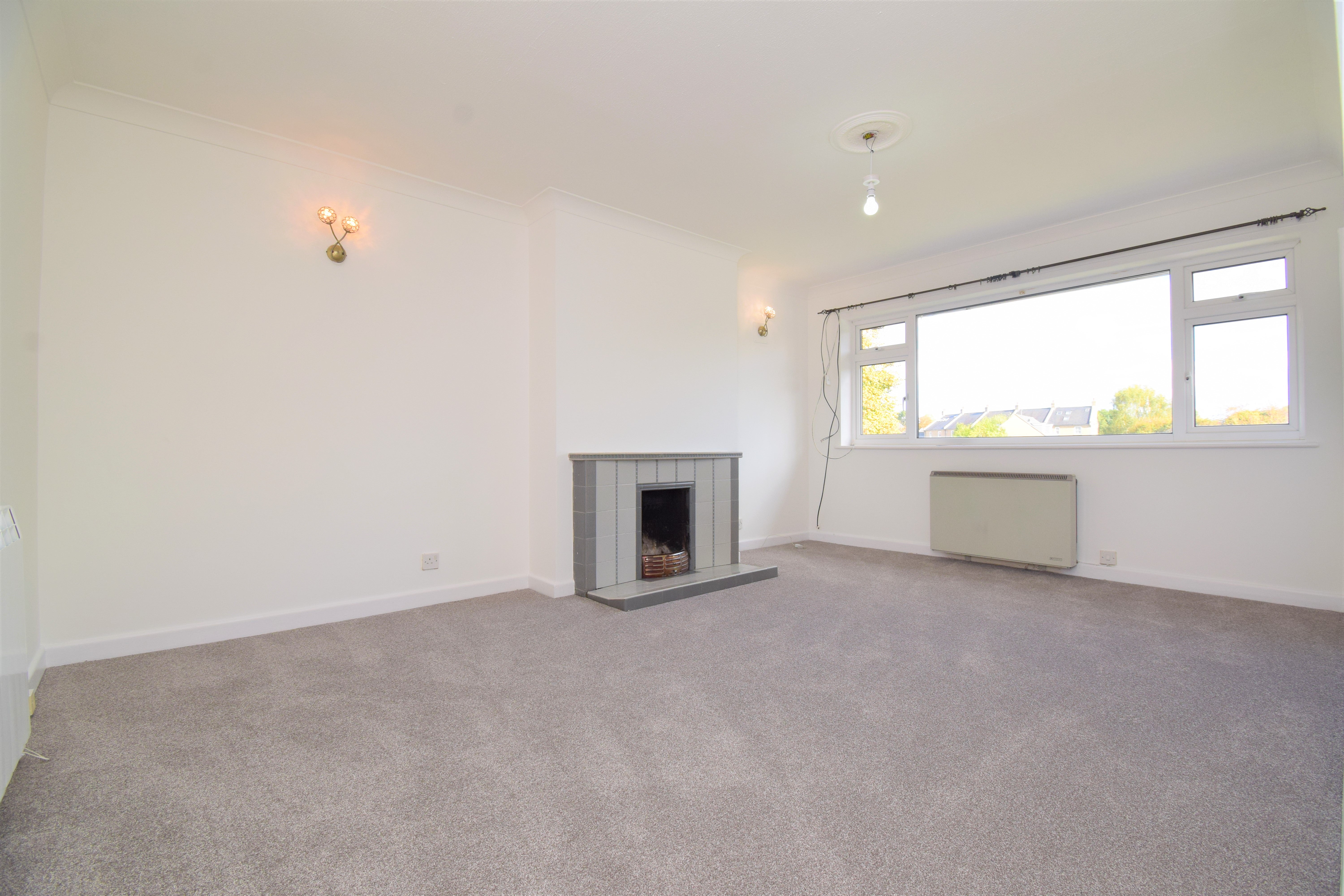 Flat Roxwell Avenue in Chelmsford
