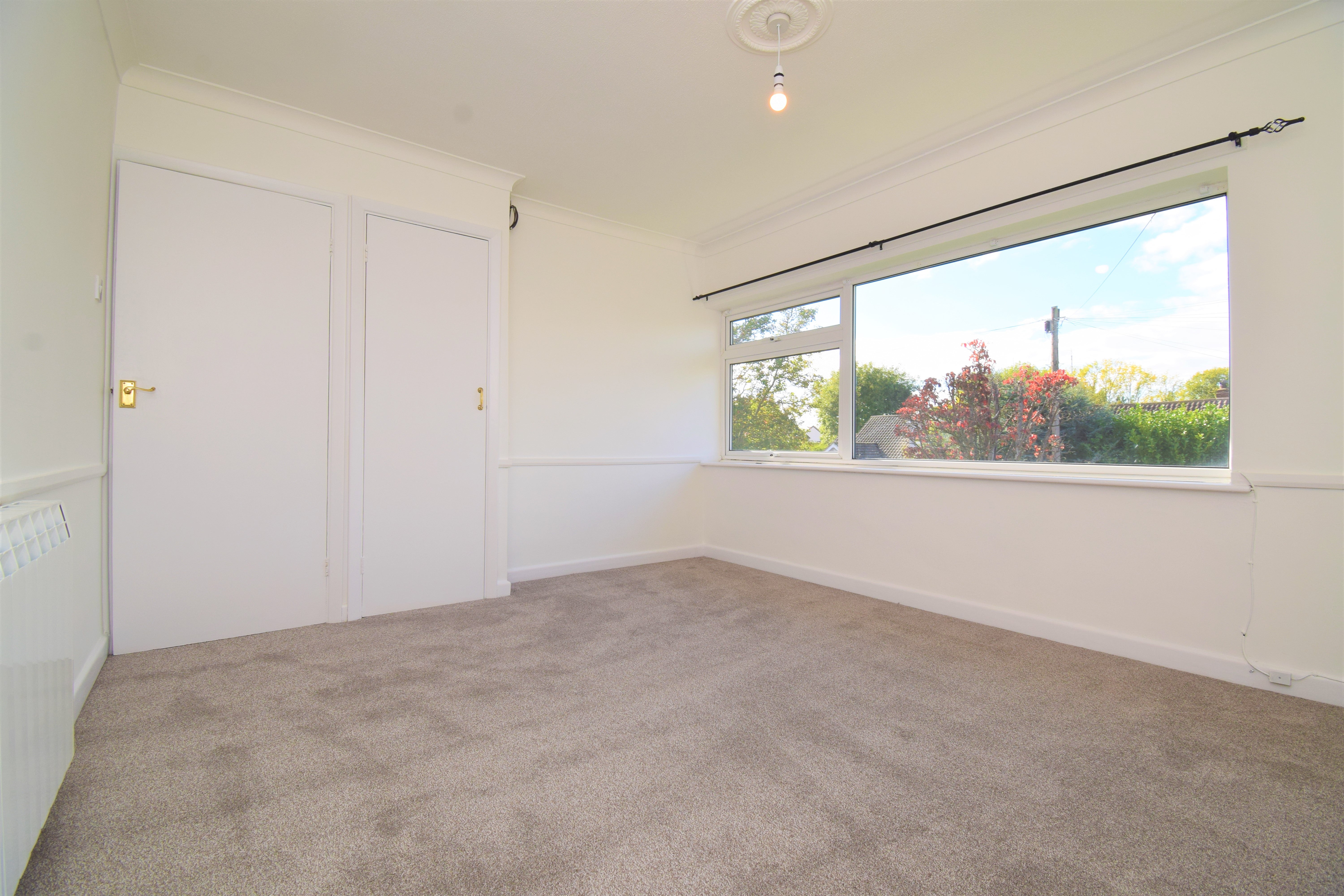 Flat Roxwell Avenue in Chelmsford