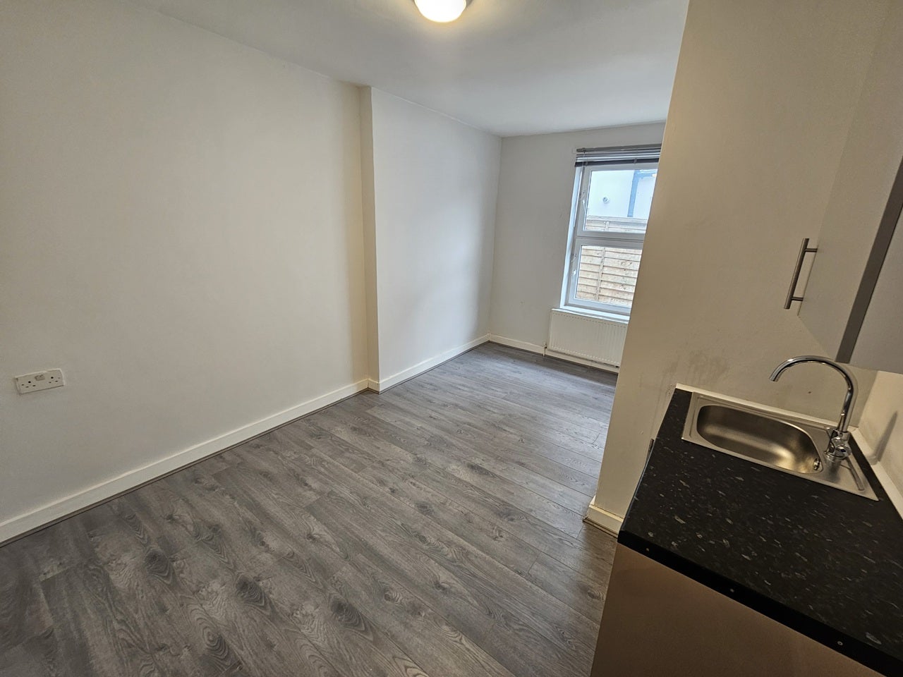 Flat Oakfield Road in Greater London