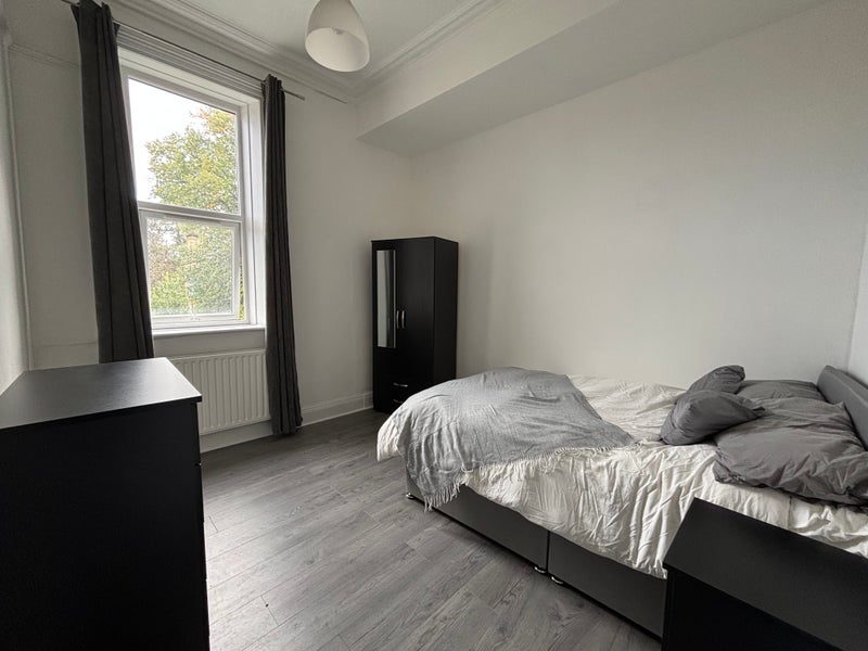 Room West Park Street in Kirklees