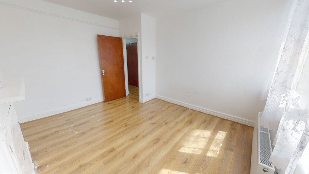 Flat London Road in Greater London