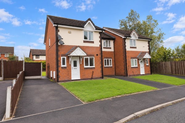 House Cherry Close in Bury