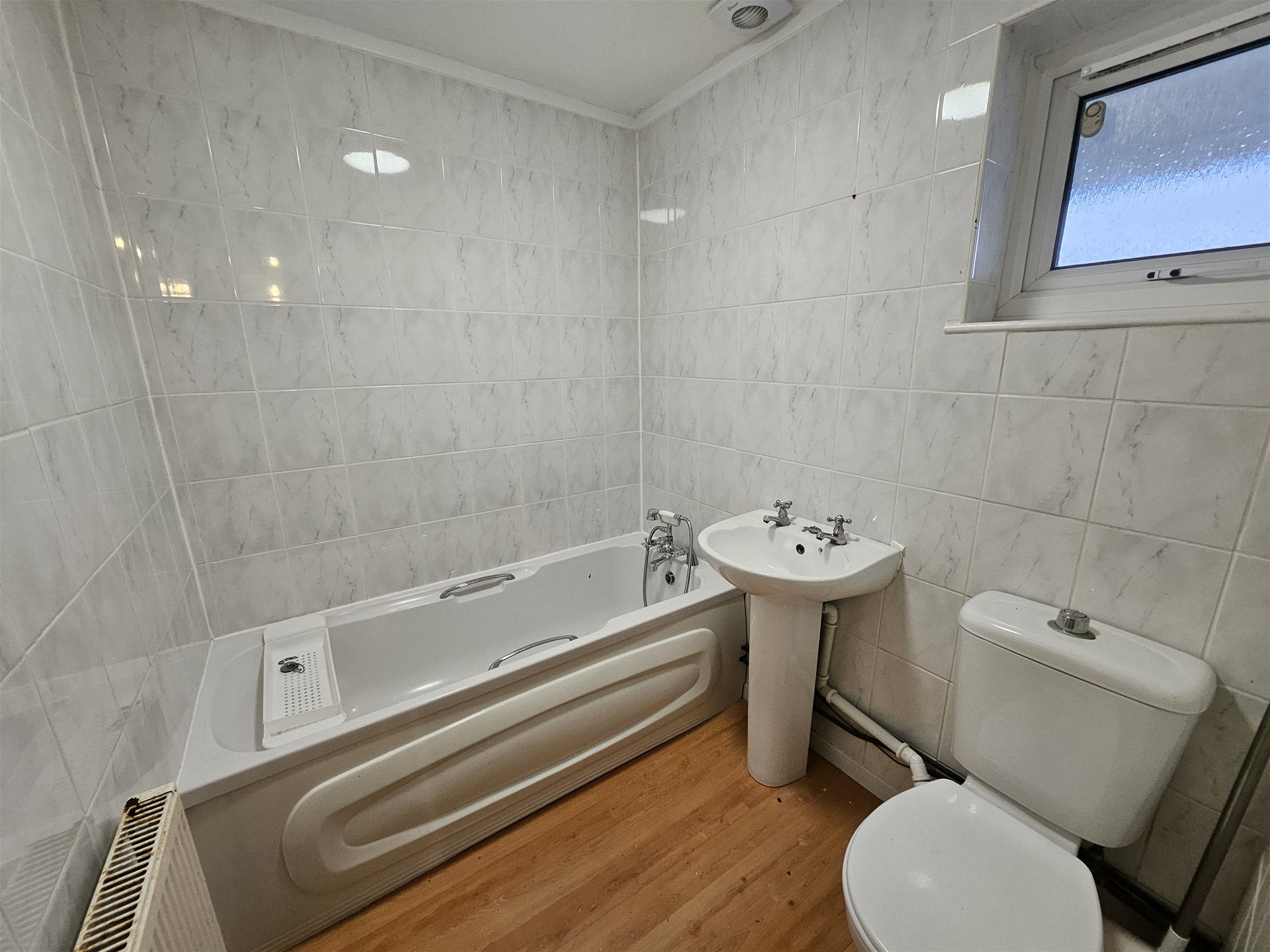 Flat Wroxall Drive in Coventry