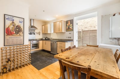 House Emlyn Road in Greater London