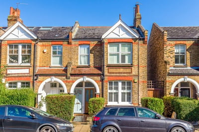 House Emlyn Road in Greater London