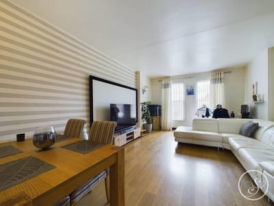 Flat Meanwood Road in Leeds