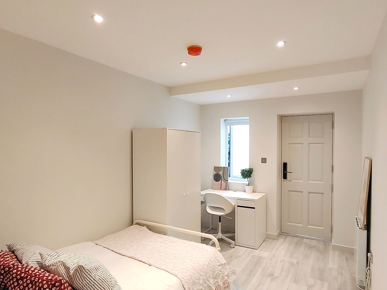 Room Ernest Street in Greater London