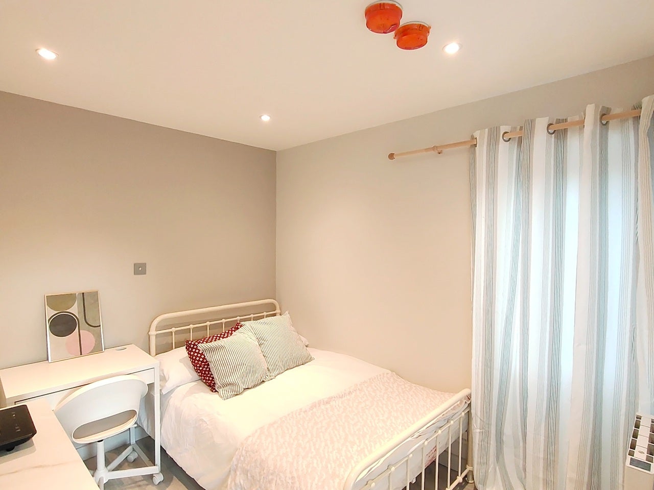 Room Ernest Street in Greater London