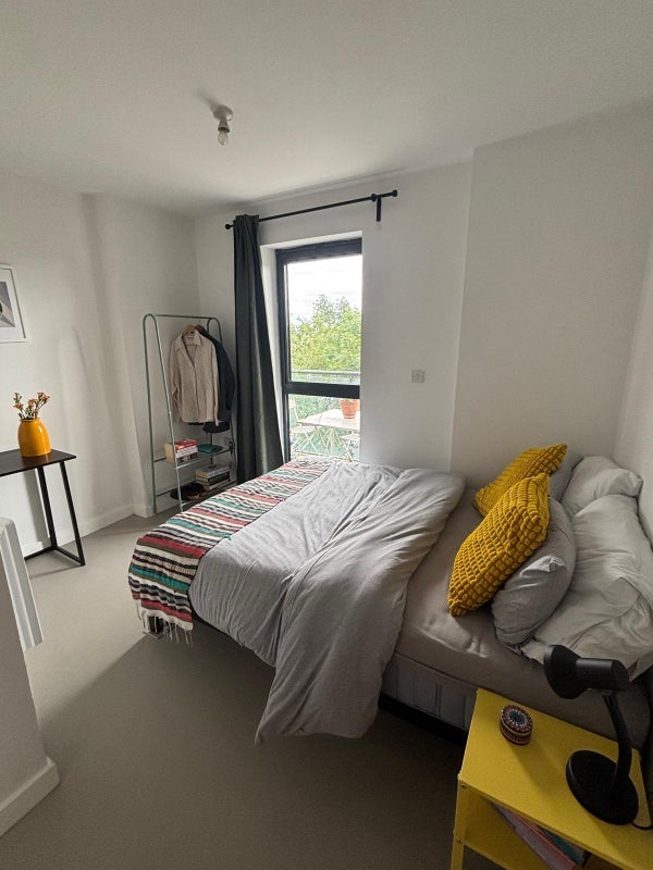 Flat Brisbane Road in Greater London