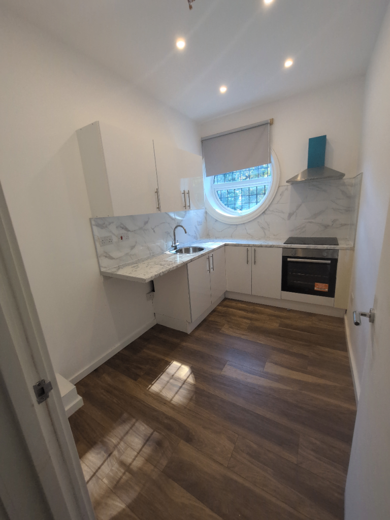 Flat Harewood Road in Greater London