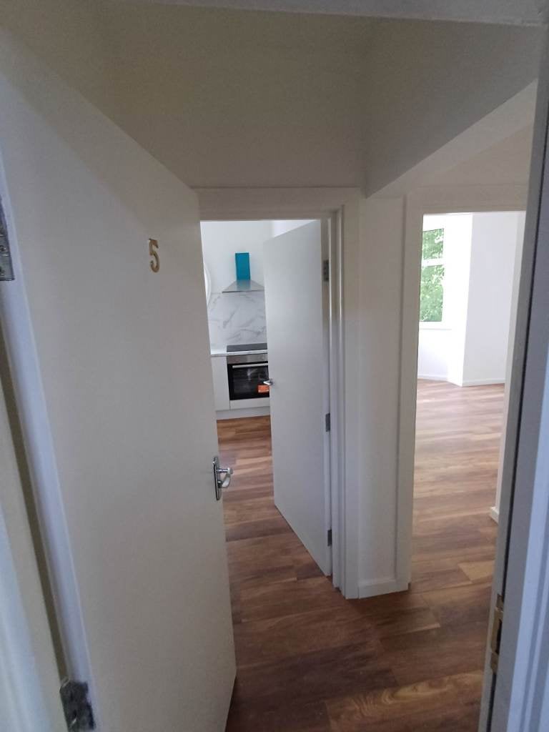 Flat Harewood Road in Greater London